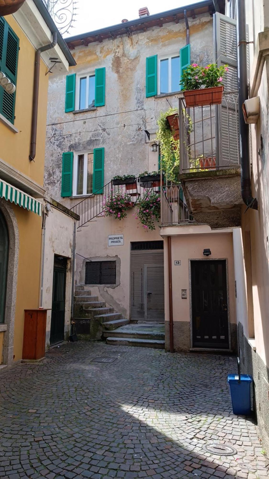 A Pochi Passi Dal Lago Vista Vicolo Lecco Luaran gambar